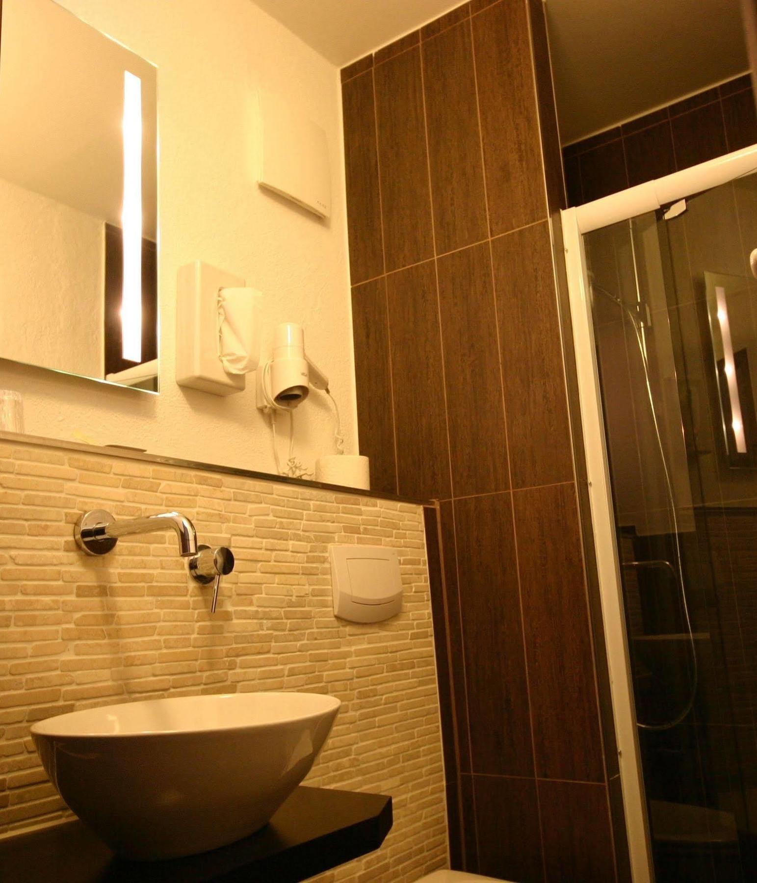 Hotel Augsburg Langemarck Экстерьер фото