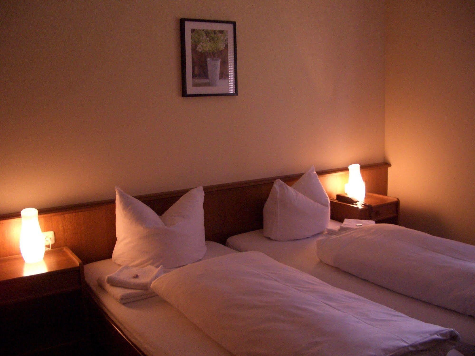 Hotel Augsburg Langemarck Экстерьер фото